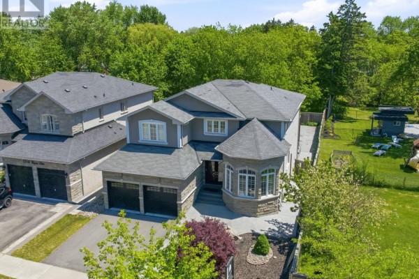 21 St Magnus Drive, Toronto, ON, photo 3