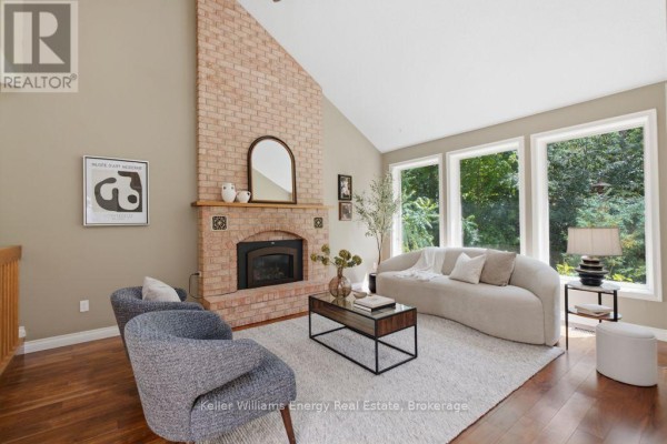 Games room - 21 Stone Sound, Scugog, ON L9L1P5 Photo 4