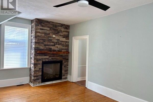 Mud room - 21 Sussex Street N, Kawartha Lakes, ON K9V4H3 Photo 5