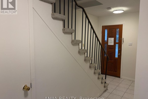 Family room - 21 Tangmere Crescent, Markham, ON L3R6Z1 Photo 3