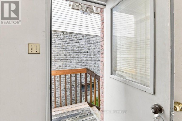 21 Upland Drive, Whitby, ON, photo 2