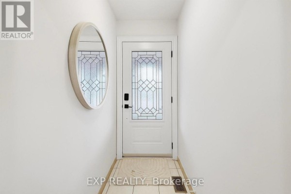 Primary Bedroom - 21 Wallasey Avenue, Toronto, ON M9M1E1 Photo 4