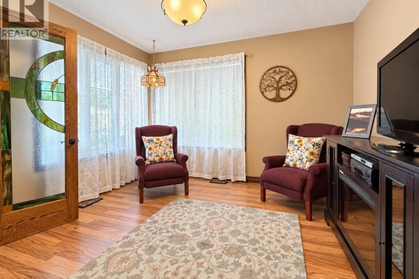 Laundry room - 21 Wilfred Street, Grand Coulee, SK S4M0A3 Photo 5