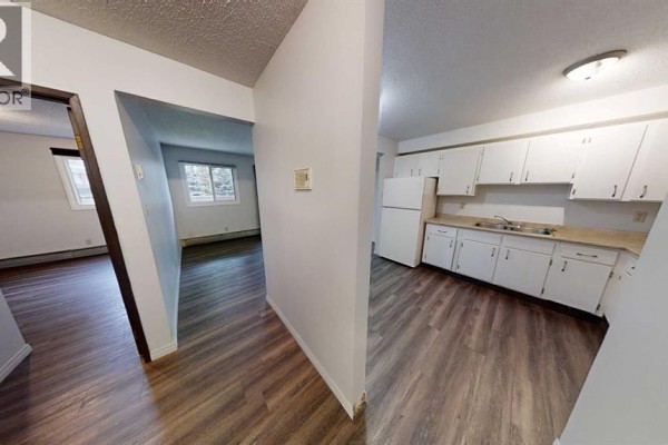 4pc Bathroom - 210, 5117 44 Street, High Prairie, AB T0G1E0 Photo 2