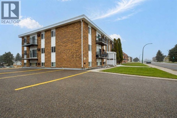 210, 663 12 Street Nw, Medicine Hat, AB, photo 2