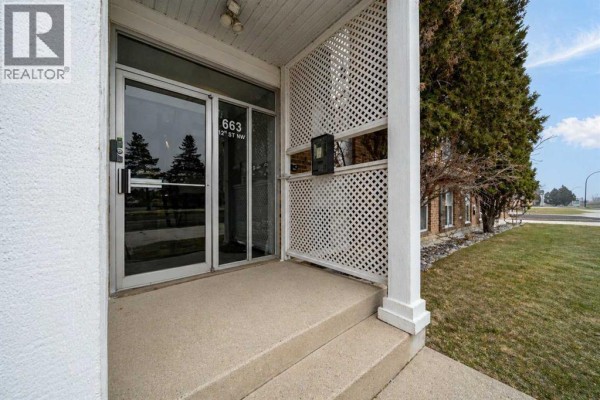 4pc Bathroom - 210, 663 12 Street Nw, Medicine Hat, AB T1A7M1 Photo 5