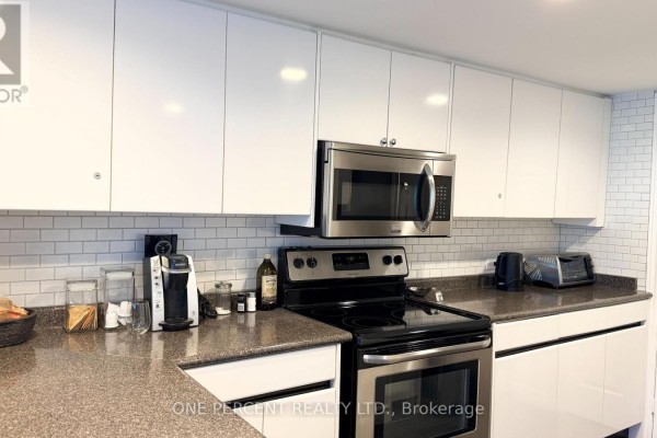 210 - 110 Fairway Crescent, Blue Mountains, ON L9Y0P8 Photo 4