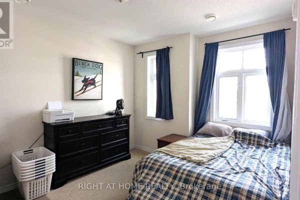 210 - 1360 Costigan Road, Milton, ON L9T0Y8 Photo 5