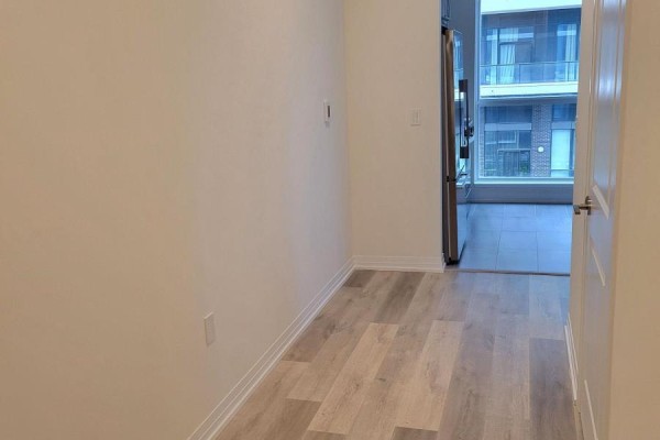210 - 15 Watergarden Drive, Mississauga, ON L5R1B2 Photo 4