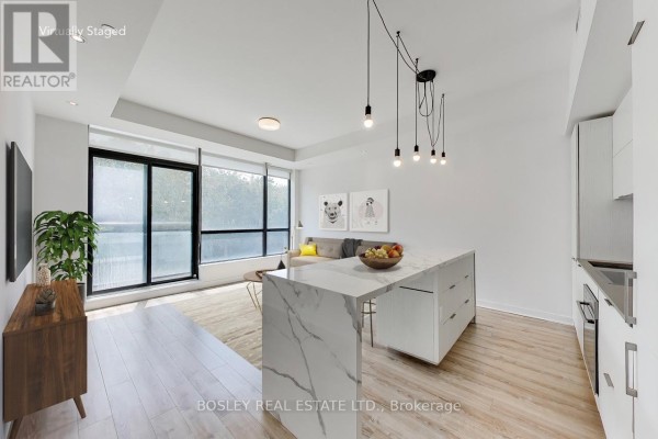 Living room - 210 - 1990 Bloor Street W, Toronto, ON M6P3L1 Photo 4