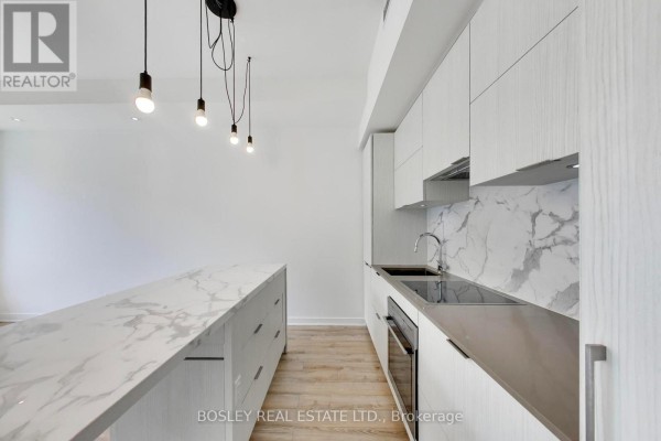 210 - 1990 Bloor Street W, Toronto, ON M6P3L1 Photo 5