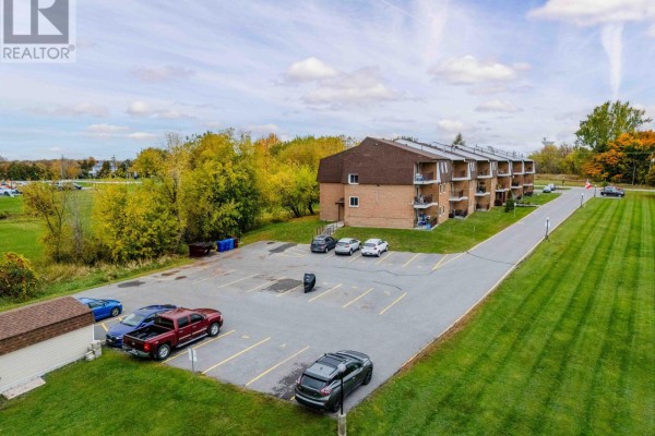 210 - 220 Kenyon Street, North Glengarry, ON K0C1A0 Photo 5