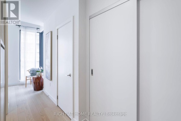 210 - 2a Church Street, Toronto, ON M5E0E1 Photo 3