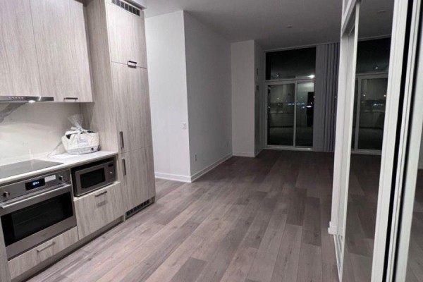 Kitchen - 210 - 38 Honeycrisp Crescent, Vaughan, ON L4K0M8 Photo 3