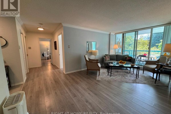 210 - 7250 Yonge Street, Vaughan, ON, photo 2