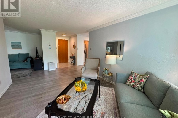 210 - 7250 Yonge Street, Vaughan, ON, photo 3