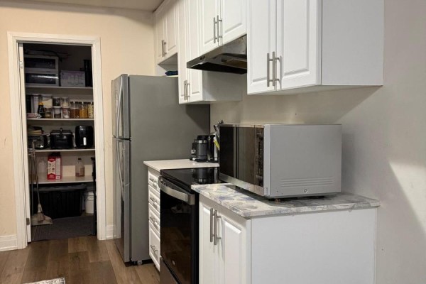 210 - 755 Omega Drive N, Pickering, ON L1V1A8 Photo 4