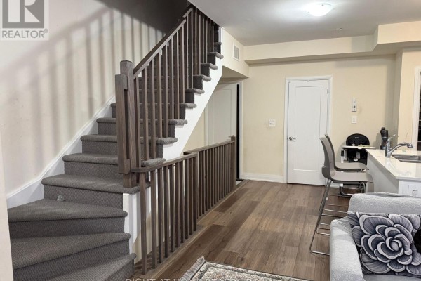 210 - 755 Omega Drive N, Pickering, ON L1V1A8 Photo 5
