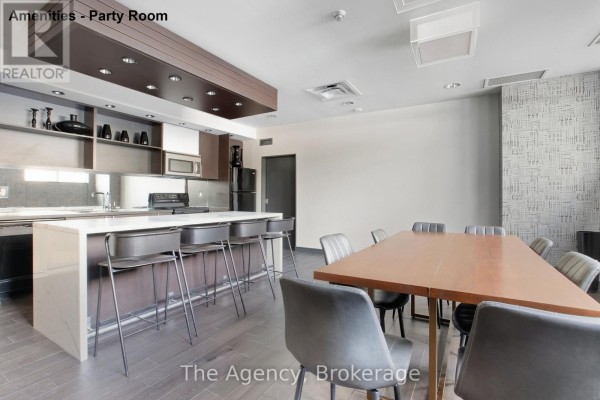 Dining room - 210 - 76 Shuter Street, Toronto, ON M5B1B4 Photo 2