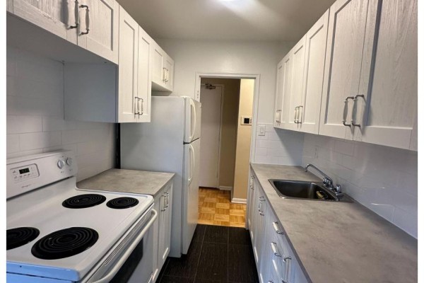 Bathroom - 210 - 970 Eglinton Avenue E, Toronto, ON M4G2L8 Photo 4