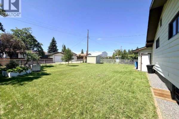 Primary Bedroom - 210 1 Street  Se, Linden, AB T0M1J0 Photo 3