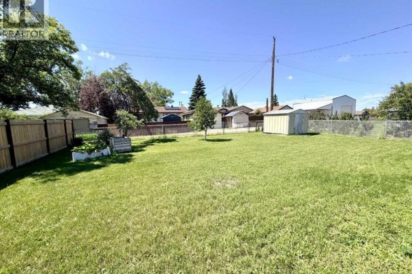 Bedroom - 210 1 Street  Se, Linden, AB T0M1J0 Photo 4