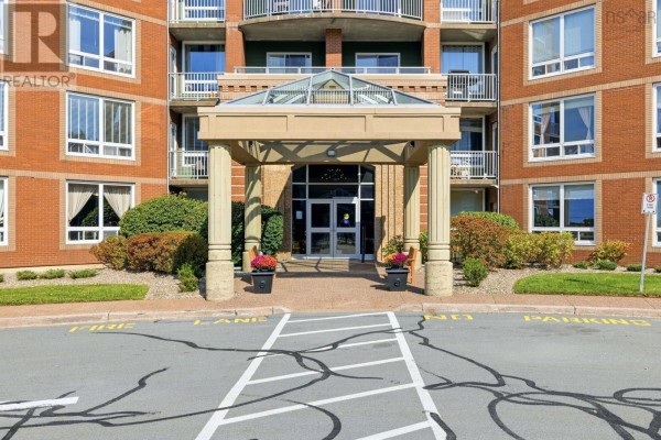 210 10 Regency Park Drive, Halifax, NS, photo 2
