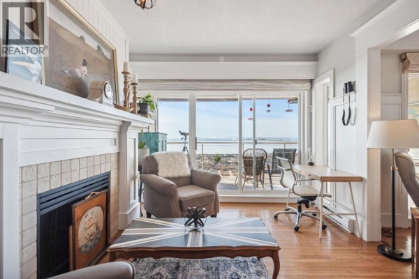 210 1120 Tsatsu Shores Drive, Tsawwassen, BC V4M4G3 Photo 4