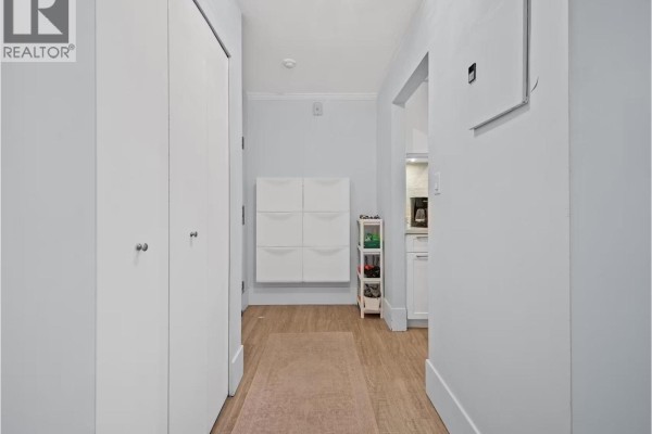 210 141 W 13th Street, North Vancouver, BC V7M1N5 Photo 3