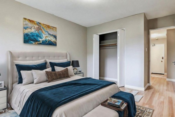 210 14831 104 Avenue, Surrey, BC V3R1M5 Photo 3