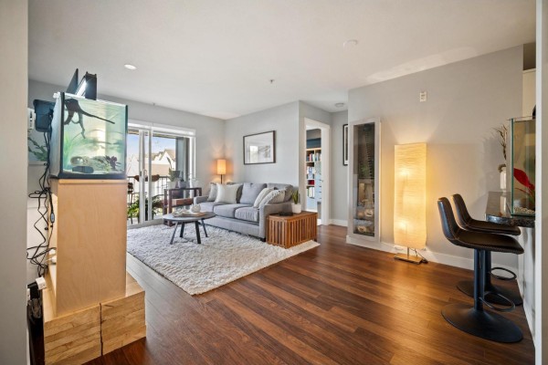 210 19320 65 Avenue, Surrey, BC V4N0A3 Photo 4
