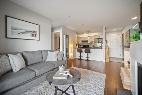210 19320 65 Avenue, Surrey, BC V4N0A3 Photo 5