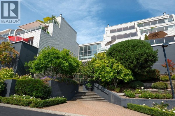 210 2274 Folkestone Way, West Vancouver, BC V7S2X7 Photo 5