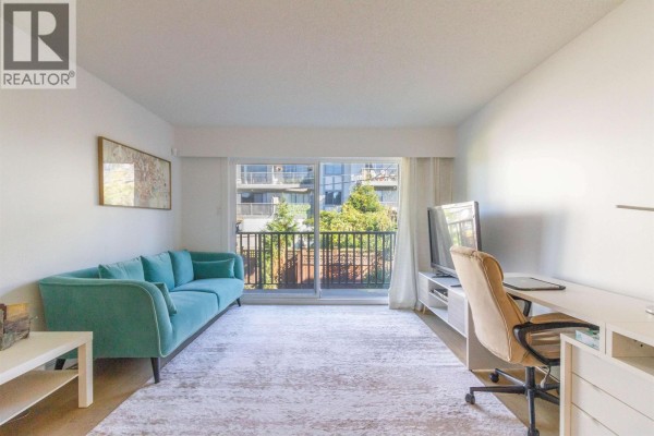 210 270 W 1st Street, North Vancouver, BC V7M1B4 Photo 4