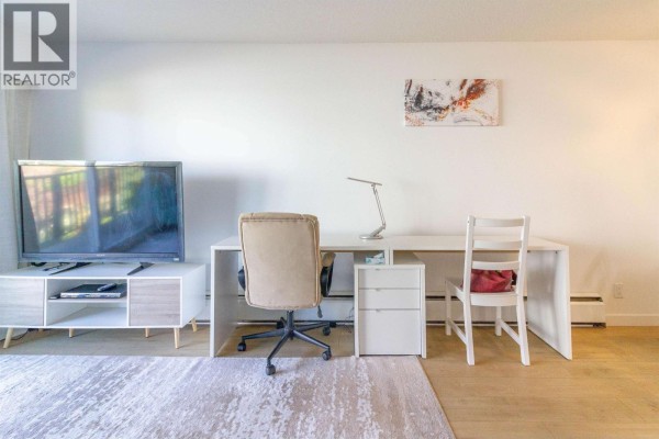 210 270 W 1st Street, North Vancouver, BC V7M1B4 Photo 5