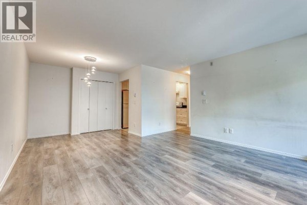 210 2915 Glen Drive, Coquitlam, BC V3B7H8 Photo 3