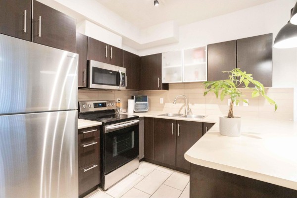210 33545 Rainbow Avenue, Abbotsford, BC V2S0B9 Photo 4