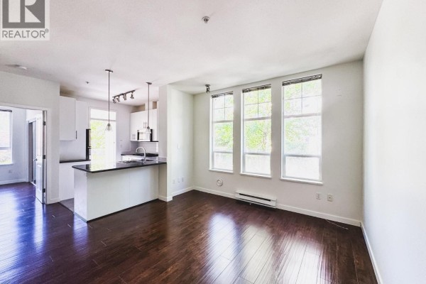 210 3651 Foster Avenue, Vancouver, BC V5R0A2 Photo 3