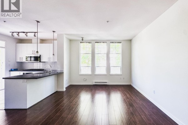 210 3651 Foster Avenue, Vancouver, BC V5R0A2 Photo 4