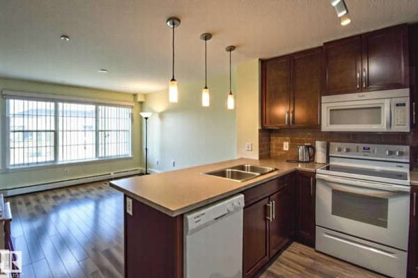 #210 3670 139 Av Nw, Edmonton, AB T5Y3N5 Photo 4