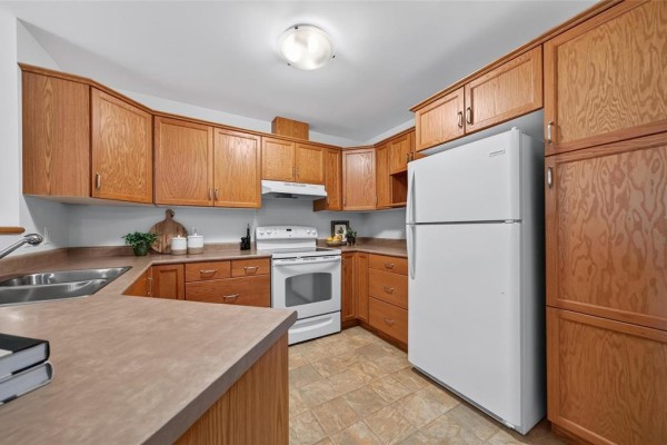 210 388 First Street, Steinbach, MB, photo 3