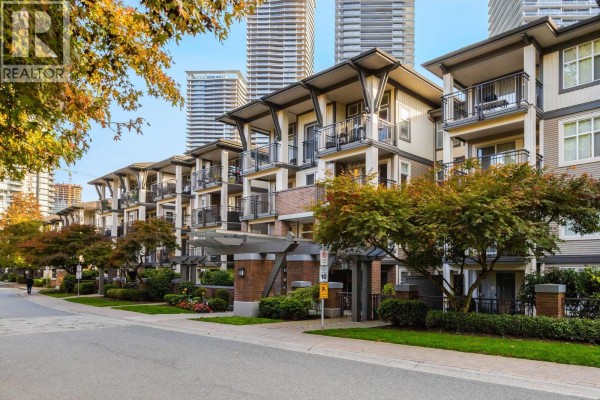 210 4768 Brentwood Drive, Burnaby, BC V5C0C7 Photo 3
