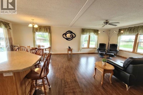 Primary Bedroom - 210 4th Street E, Meadow Lake, SK S9X1H5 Photo 3