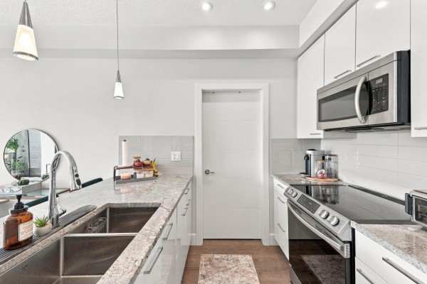 210 5485 Brydon Crescent, Langley, BC V3A0N5 Photo 2