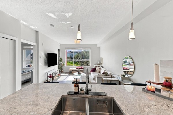 210 5485 Brydon Crescent, Langley, BC V3A0N5 Photo 4