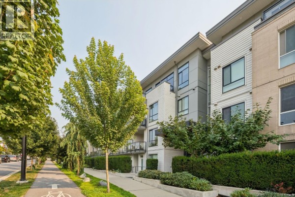 210 625 E 3rd Street, North Vancouver, BC V7L1G6 Photo 3