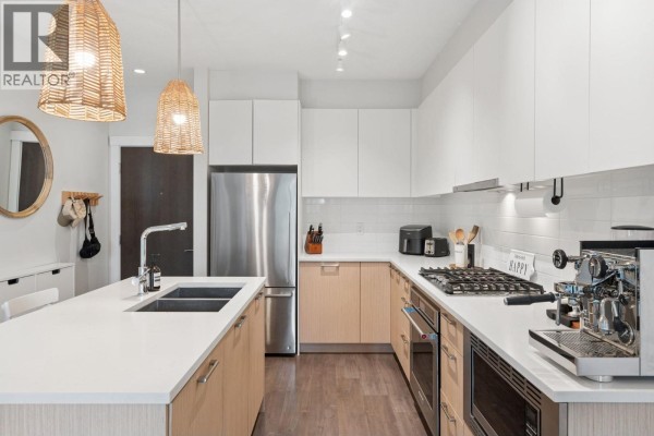 210 625 E 3rd Street, North Vancouver, BC V7L1G6 Photo 5