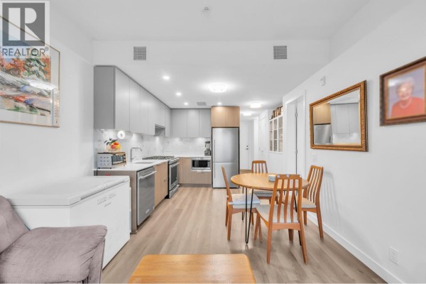 210 648 Lea Avenue, Coquitlam, BC V3J0P1 Photo 4