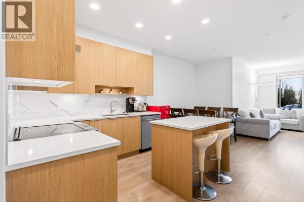 210 7123 11th Avenue, Burnaby, BC V3N0J6 Photo 5
