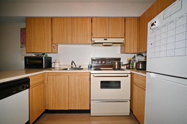210 7144 133b Street, Surrey, BC V3W8A4 Photo 4